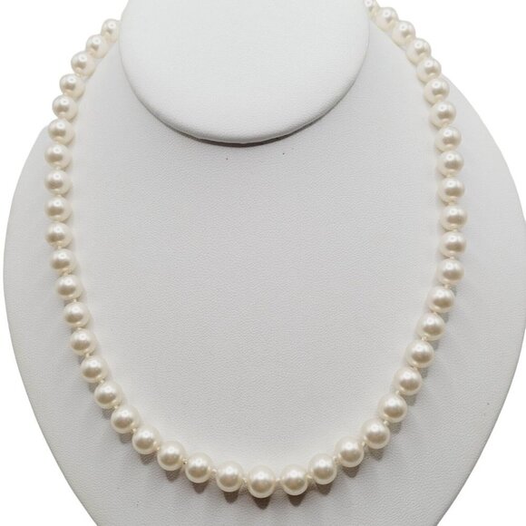 Vintage Glass Faux Pearl Necklace Knotted Fish Hook Clasp Soft White 20" Elegant - Picture 1 of 7
